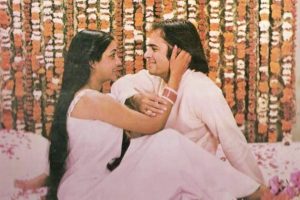 चश्मेबद्दूर - एमएक्स प्लेयर (MX Player) की टॉप 10 फिल्में, हिंदी में